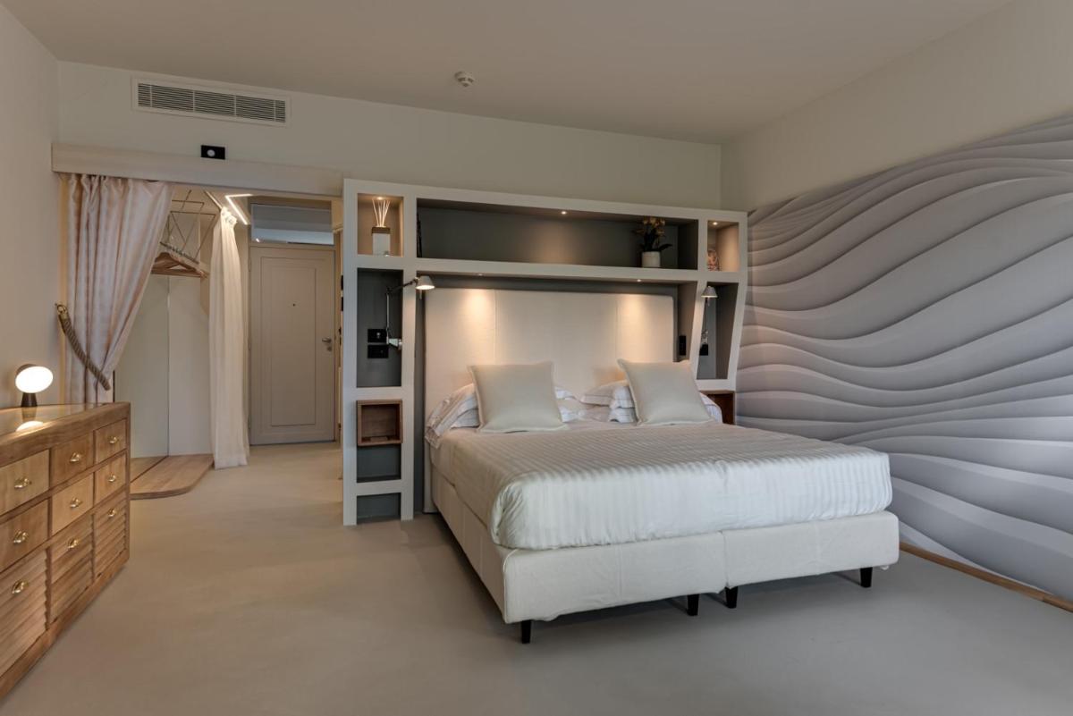 Augustus Hotel & Resort