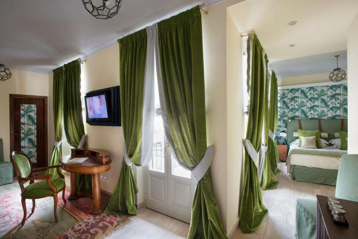 Augustus Hotel & Resort