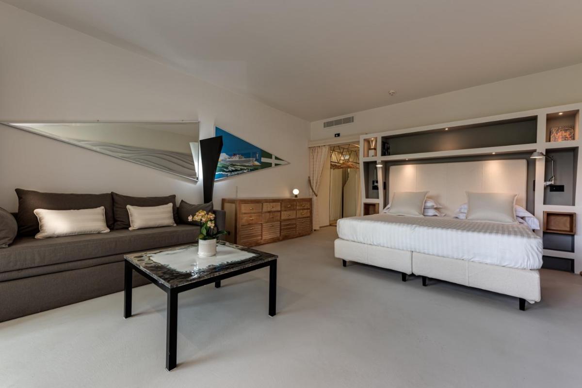 Augustus Hotel & Resort