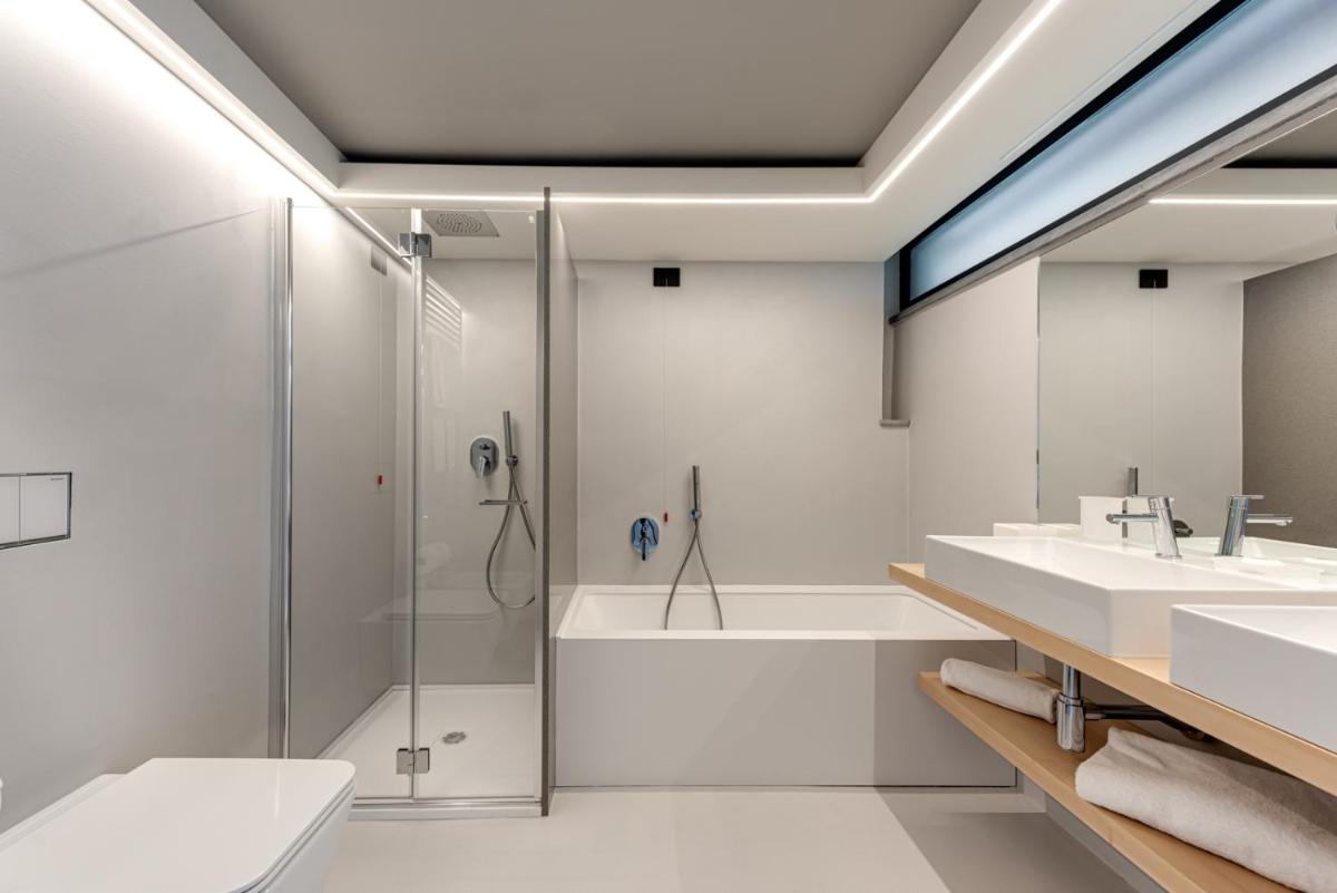 Augustus Hotel & Resort