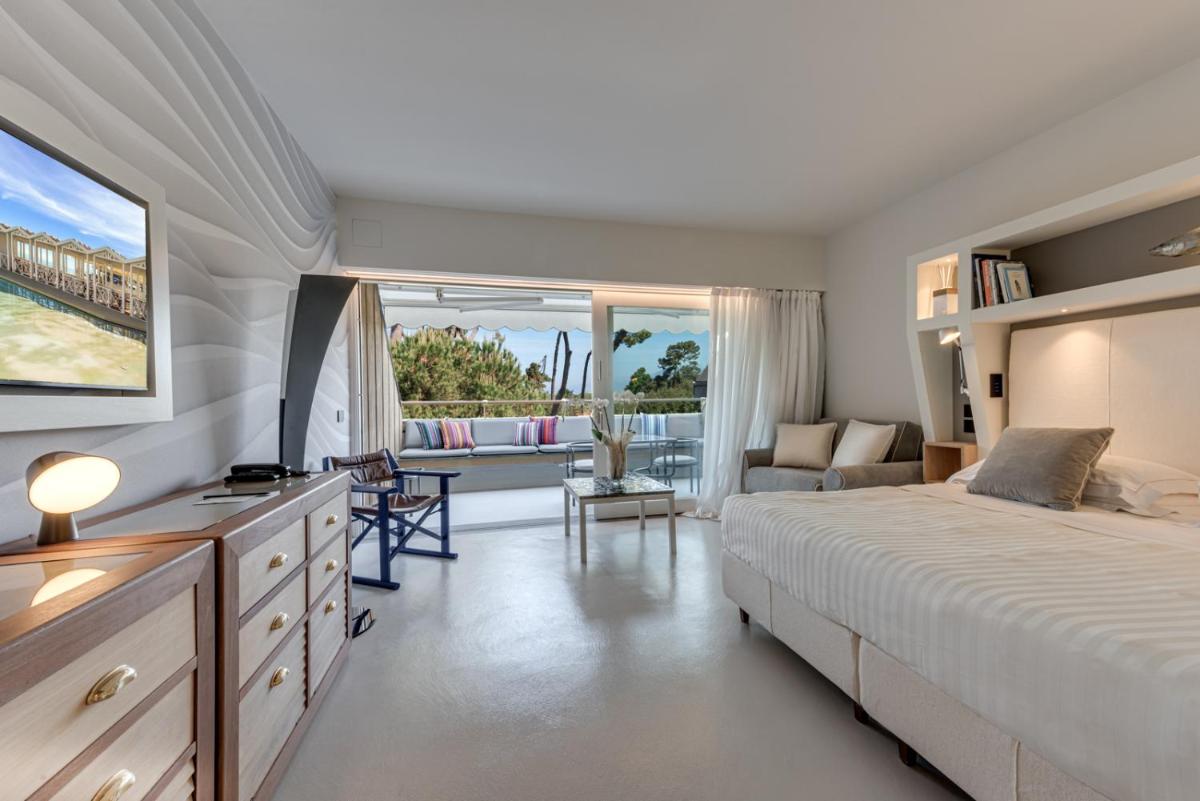 Augustus Hotel & Resort