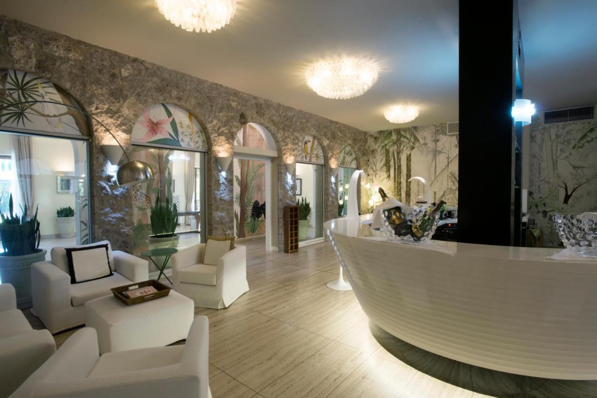 Augustus Hotel & Resort