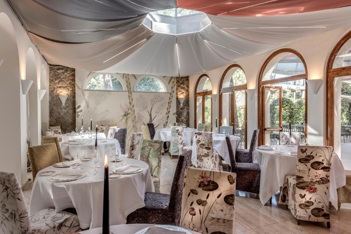 Augustus Hotel & Resort