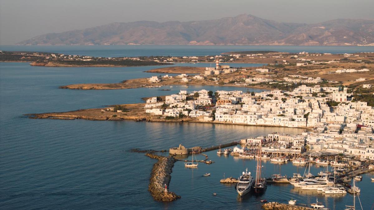 Avant Mar Paros