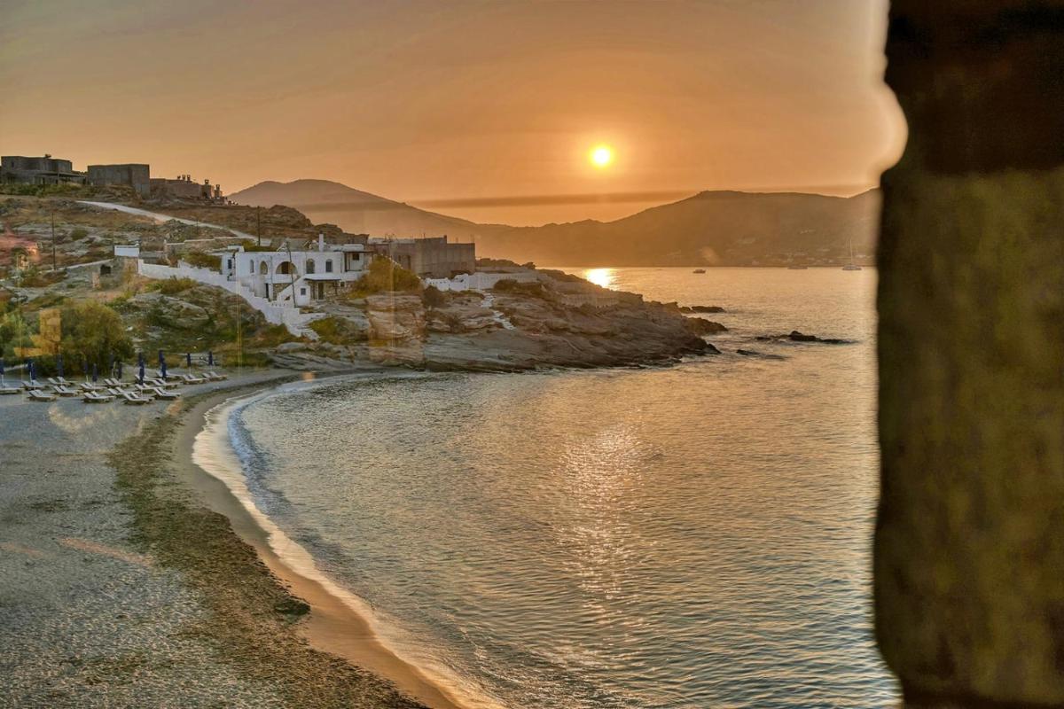 Avant Mar Paros