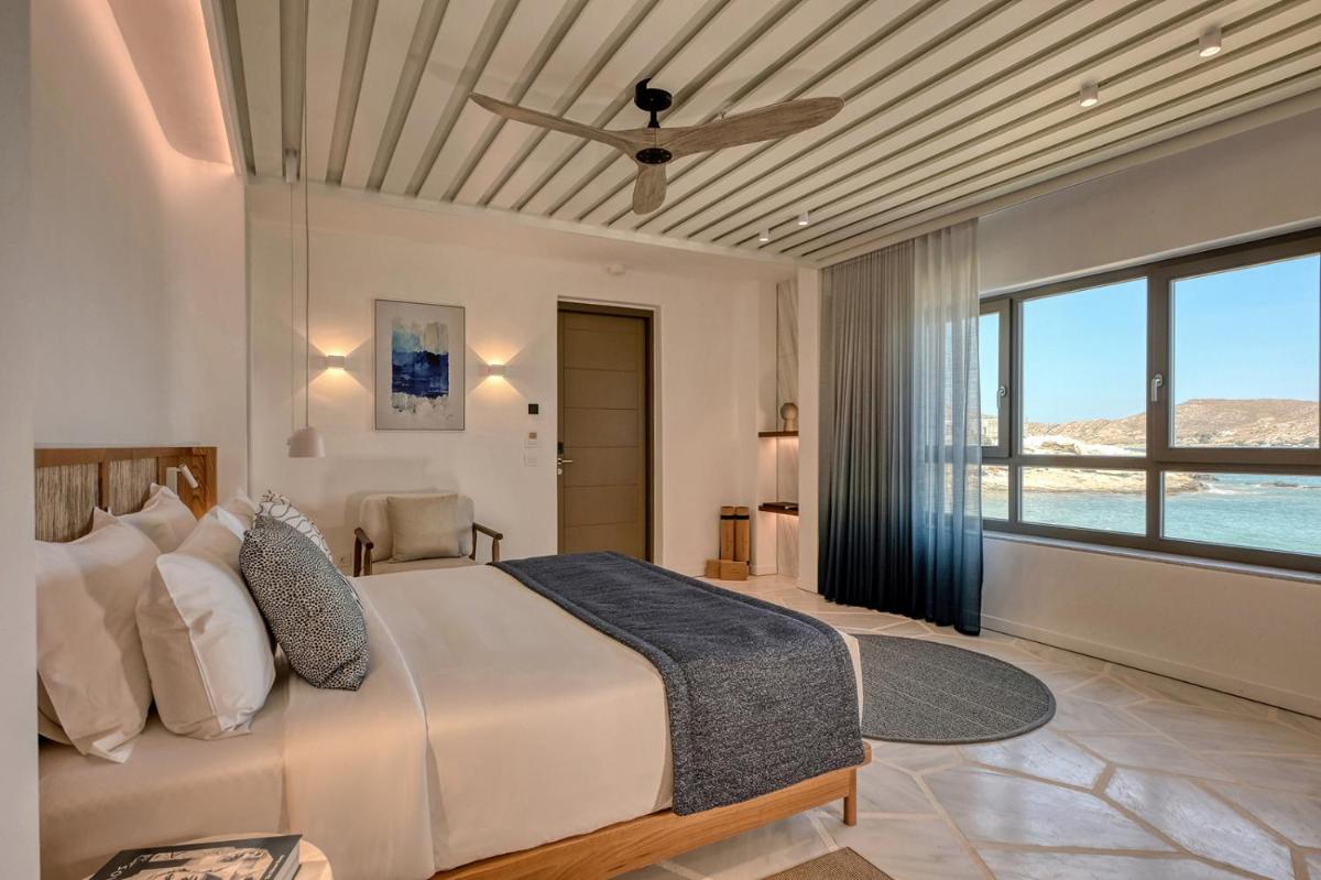 Avant Mar Paros