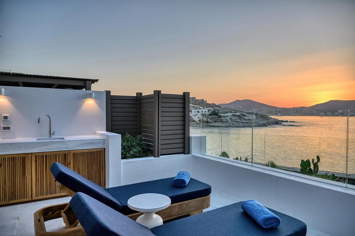 Avant Mar Paros
