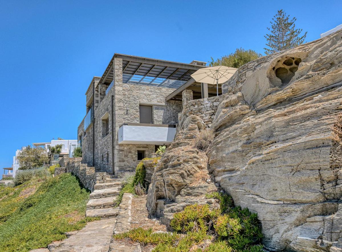Avant Mar Paros