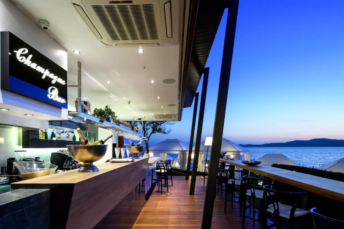 Avaton Luxury Beach Resort - Relais & Chateaux