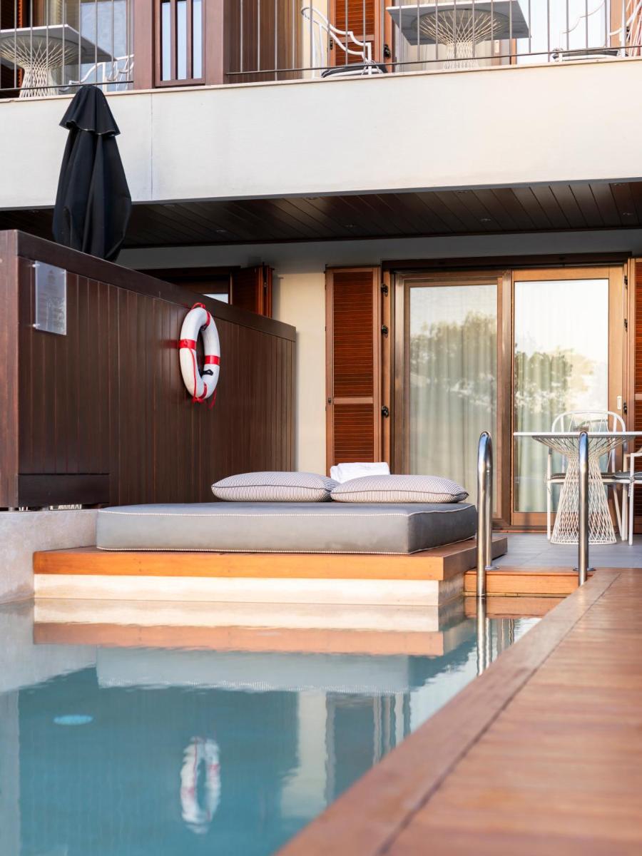 Avaton Luxury Beach Resort - Relais & Chateaux