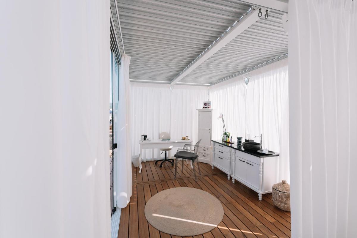 Avaton Luxury Beach Resort - Relais & Chateaux