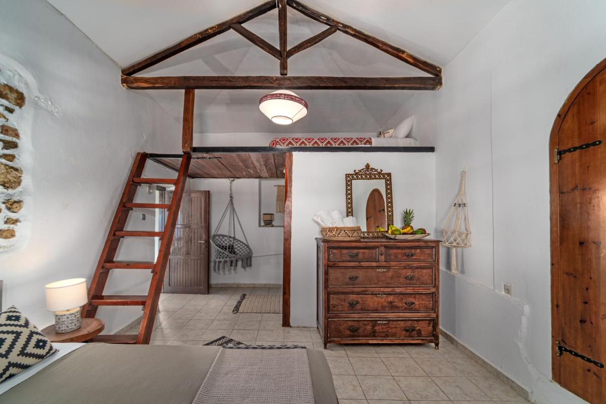 Azul Boutique Home