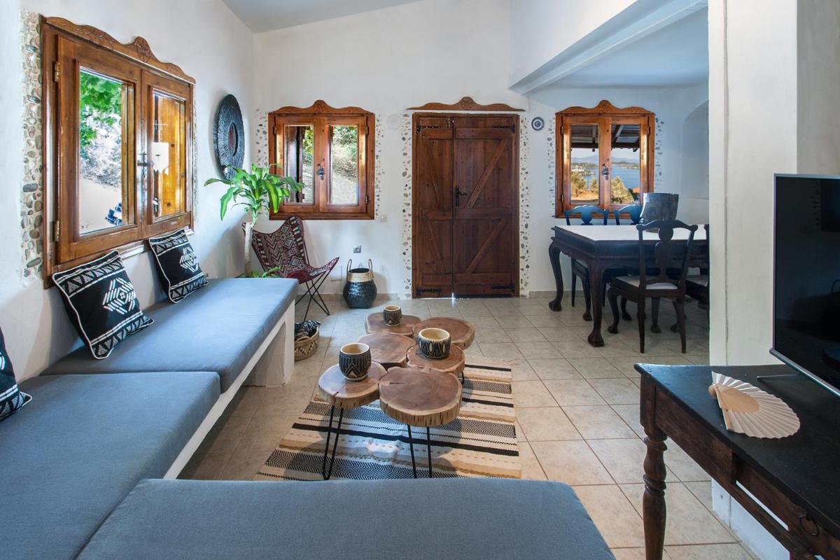 Azul Boutique Home