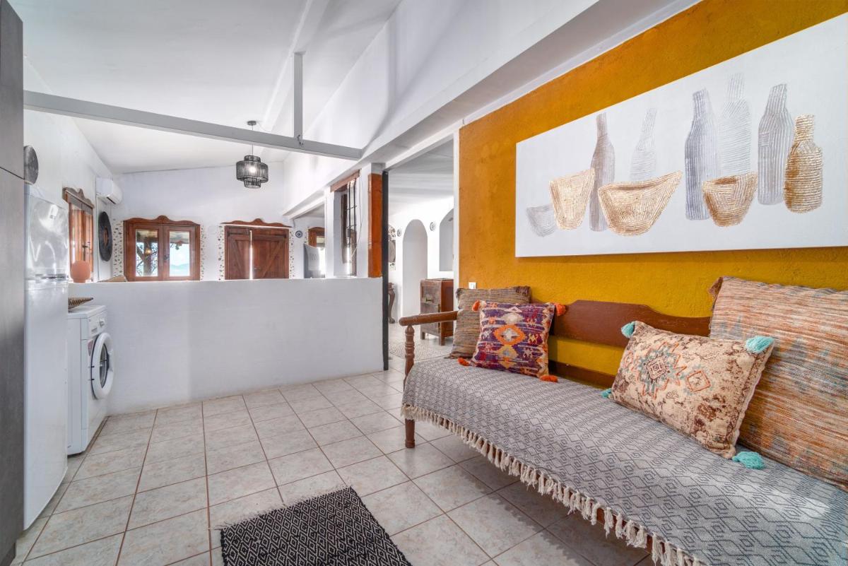 Azul Boutique Home