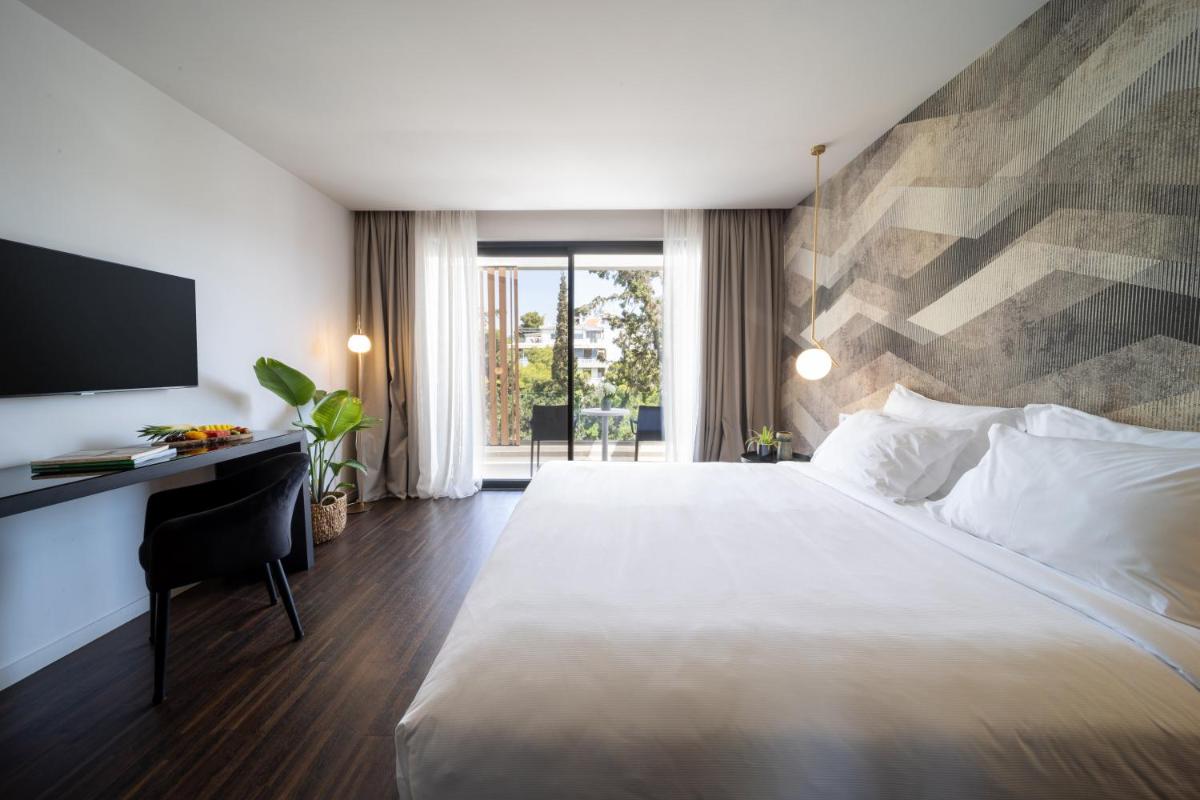Azur Hotel