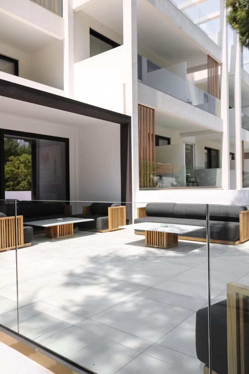 Azur Hotel
