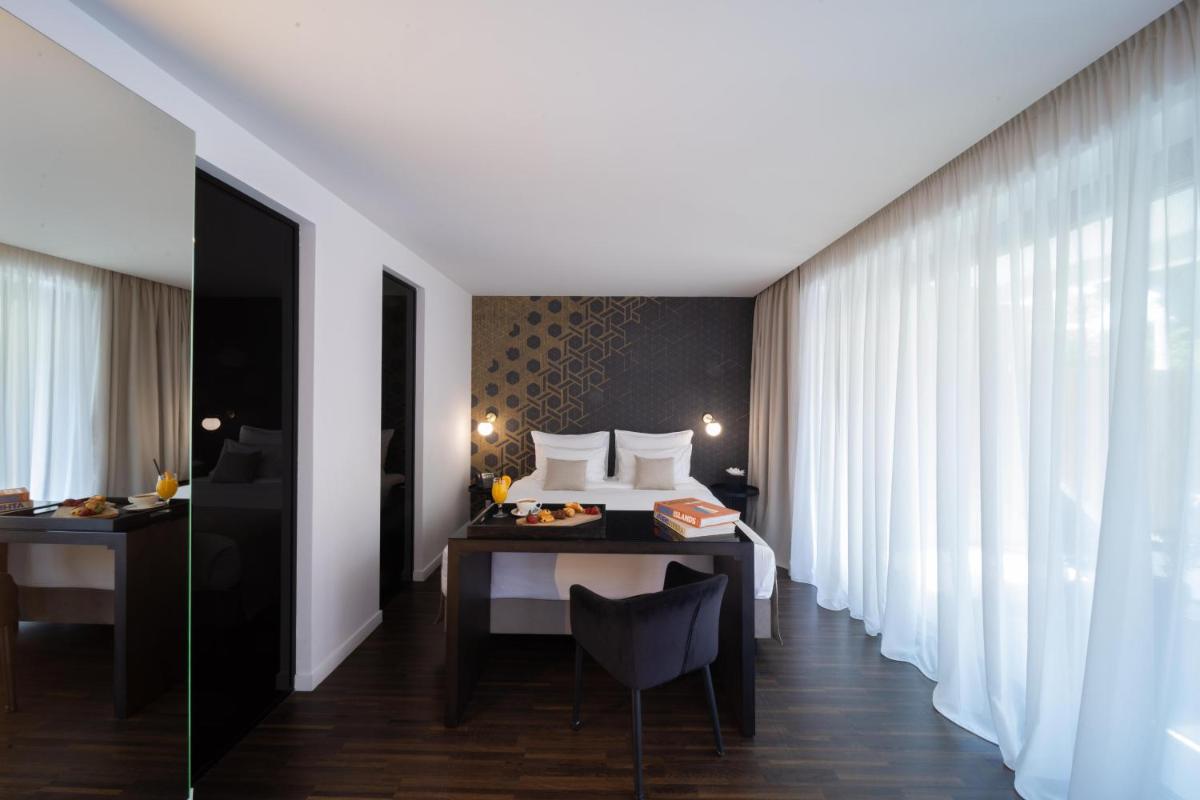 Azur Hotel