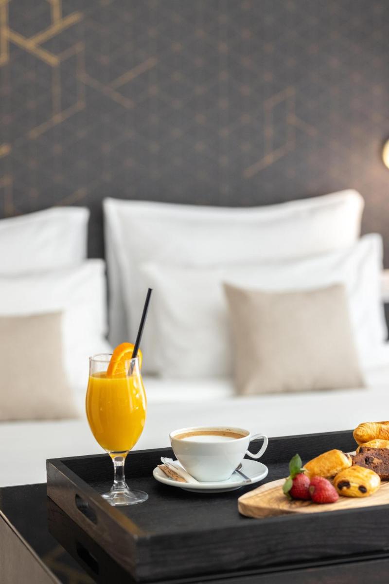 Azur Hotel