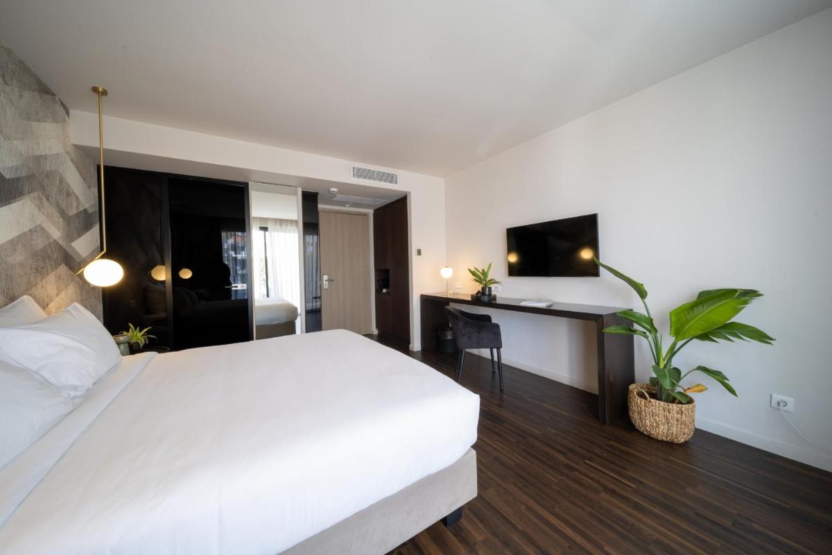 Azur Hotel