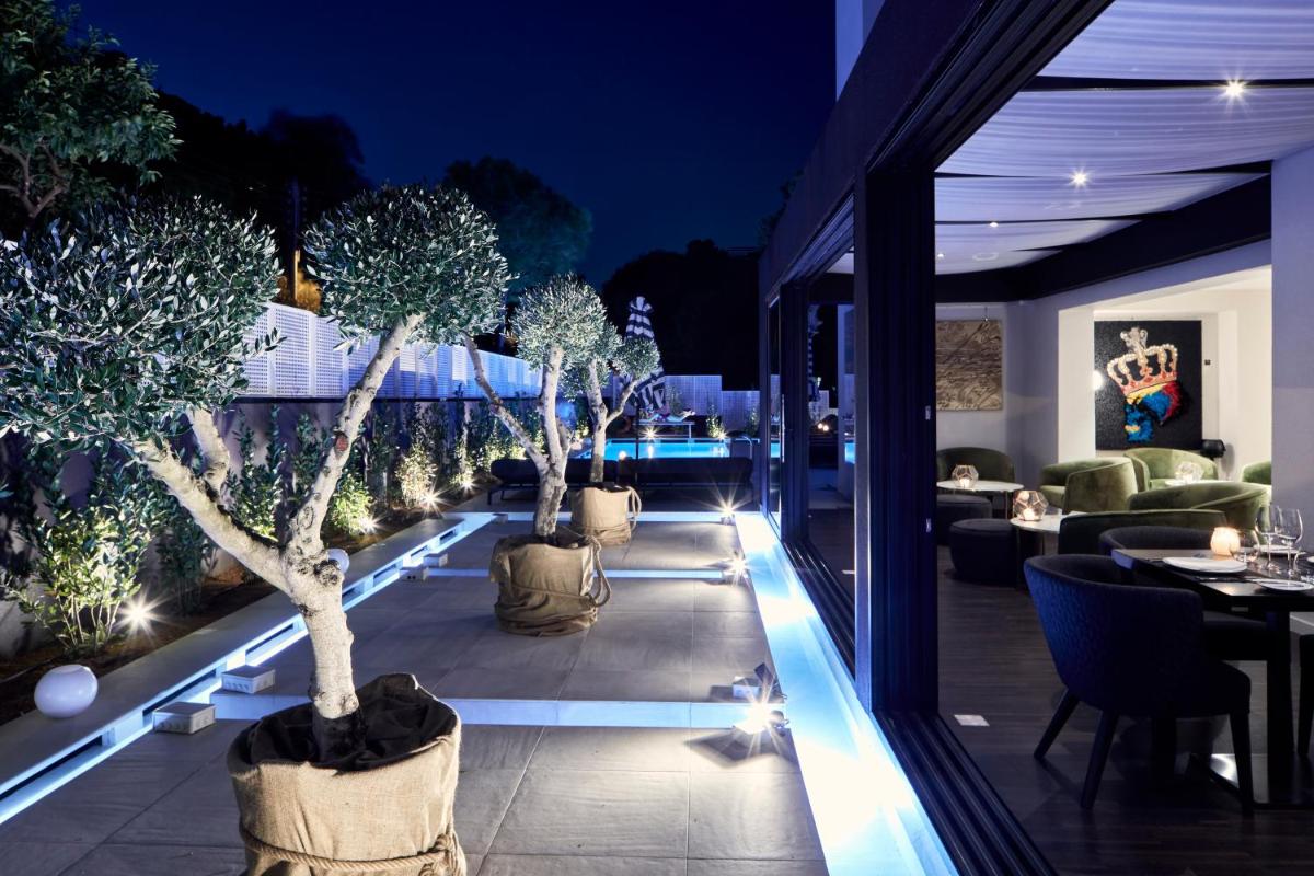 Azur Hotel