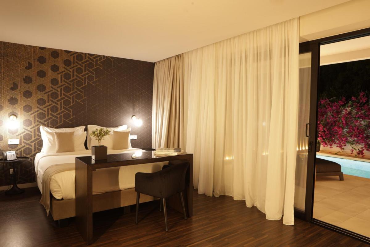 Azur Hotel