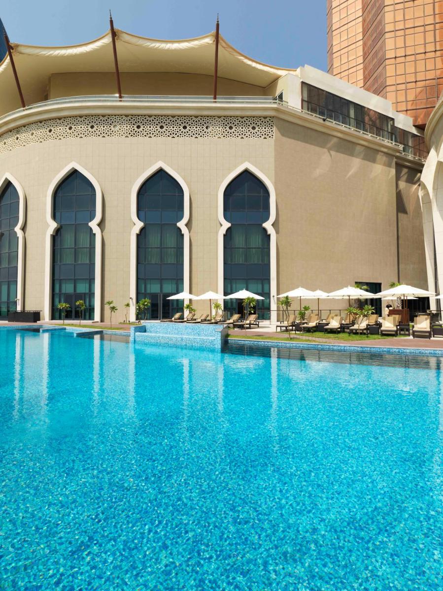 Bab Al Qasr Hotel