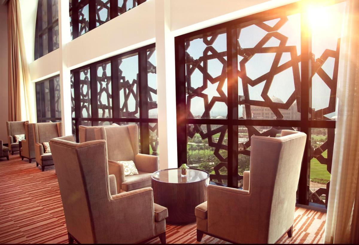 Bab Al Qasr Hotel