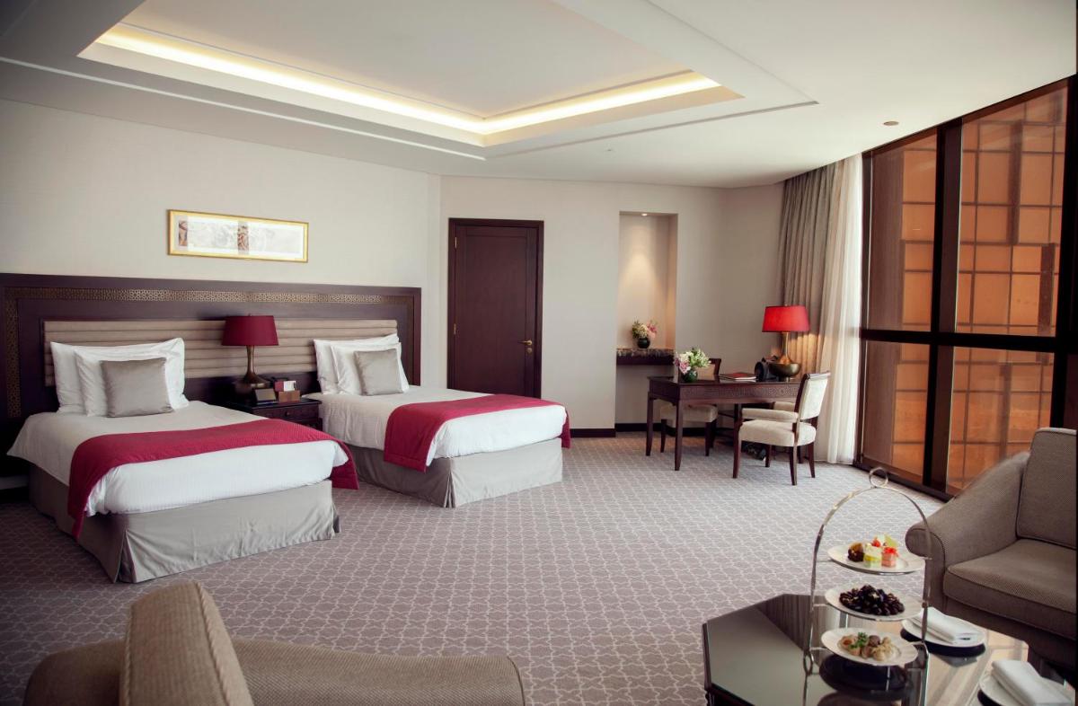 Bab Al Qasr Hotel