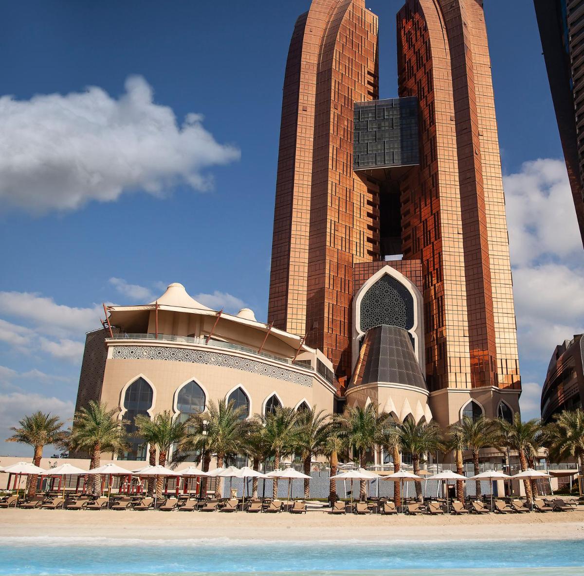 Bab Al Qasr Hotel