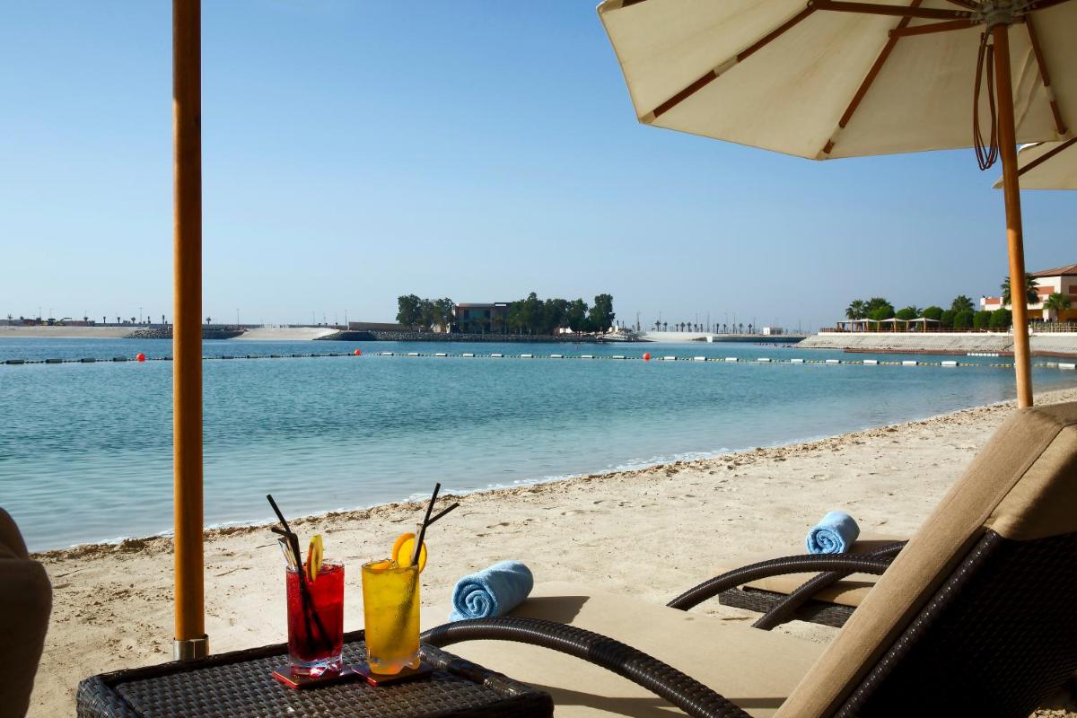 Bab Al Qasr Hotel