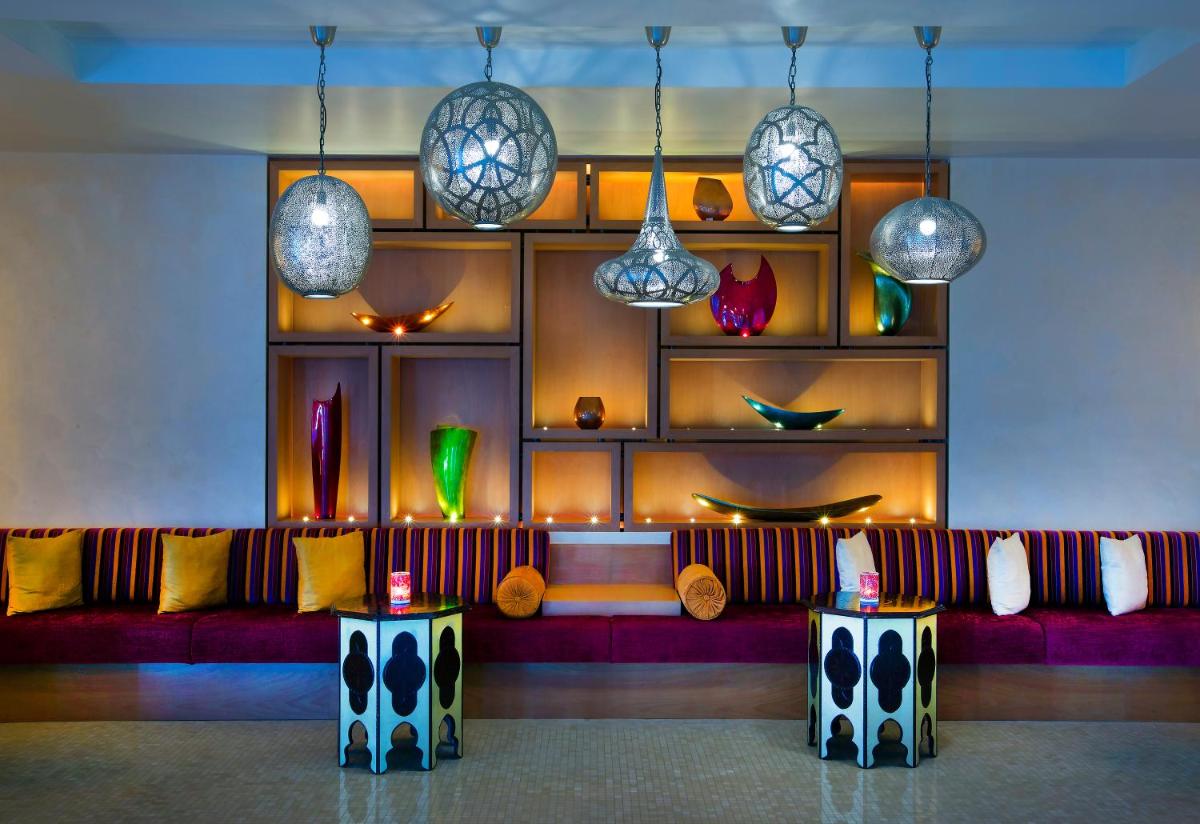 Bab Al Qasr Hotel