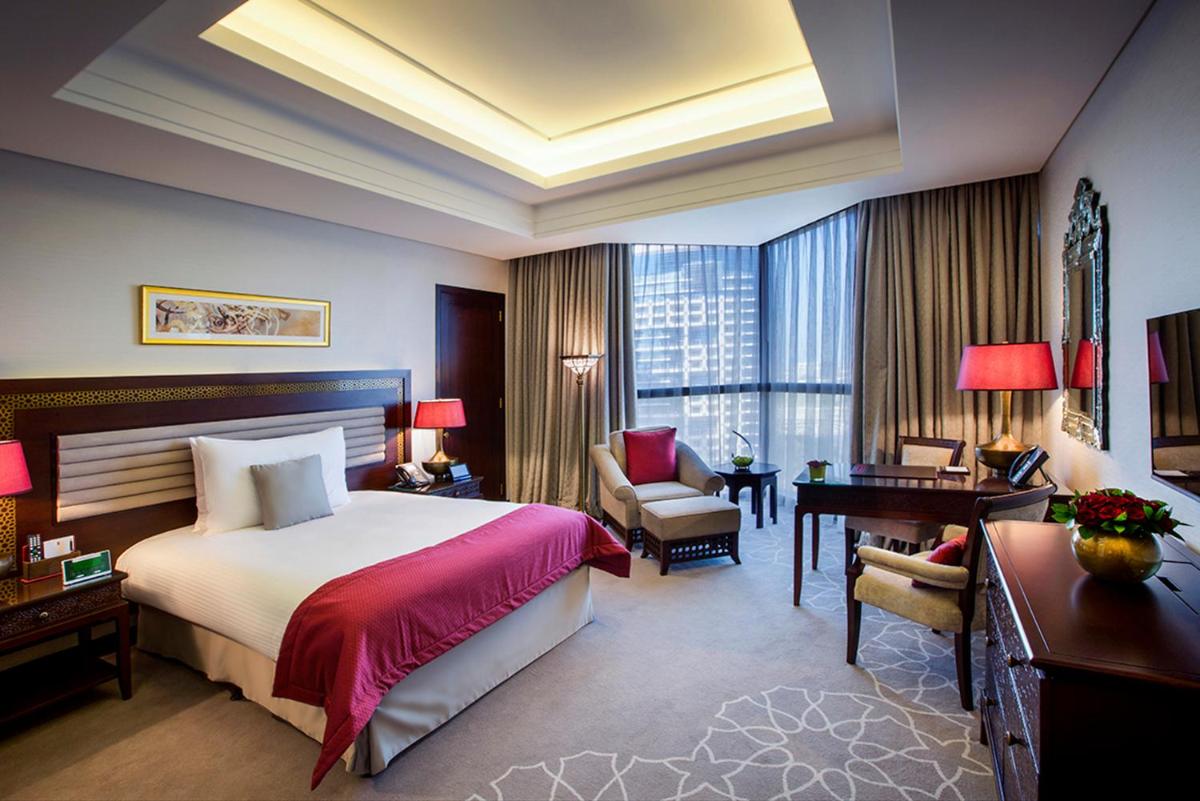 Bab Al Qasr Hotel