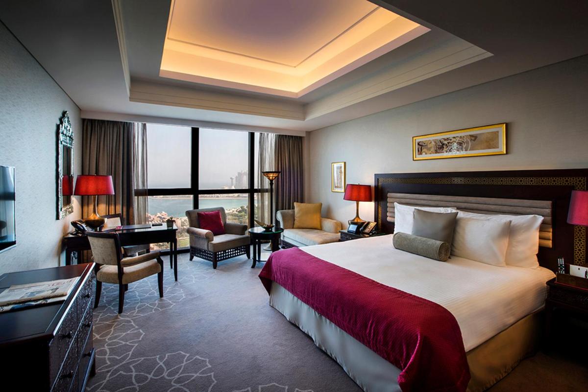 Bab Al Qasr Hotel