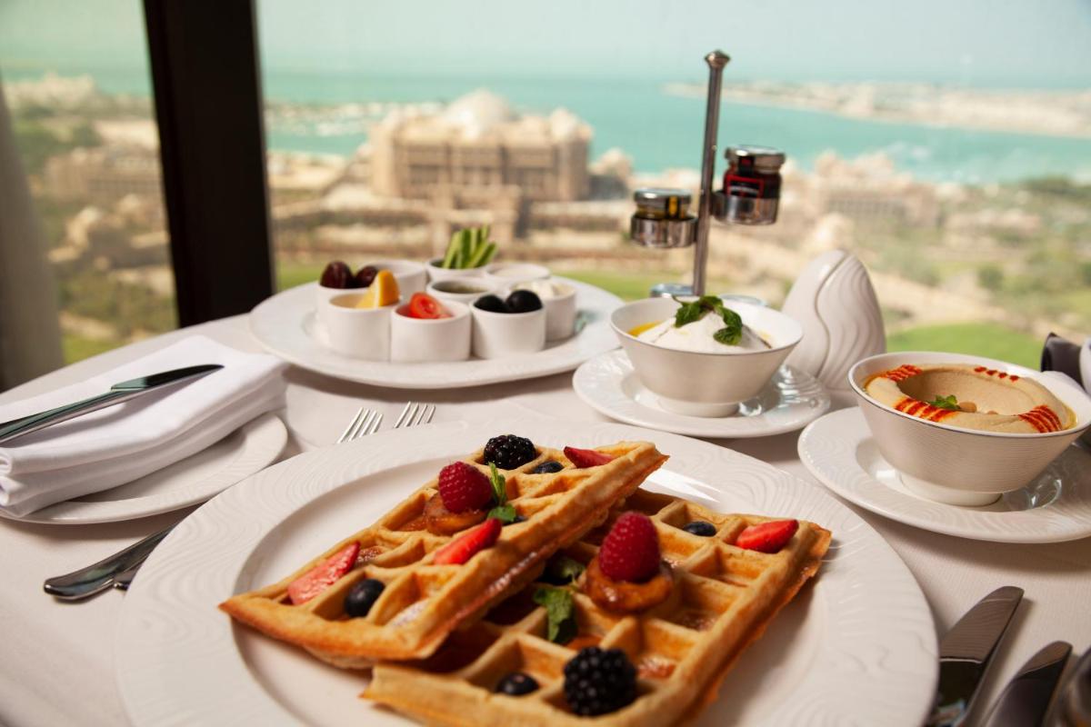 Bab Al Qasr Hotel