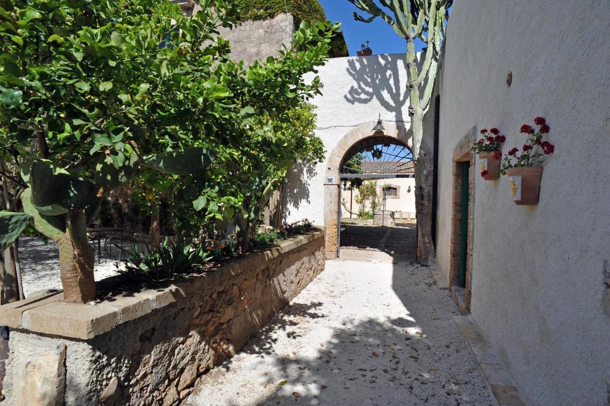 Baglio Siciliamo Country House