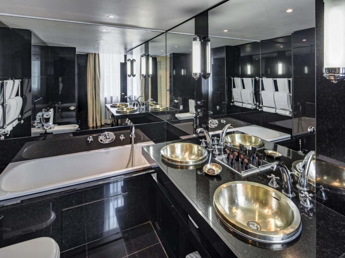 60 Hyde Park Gate Hotel