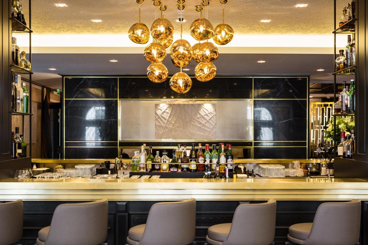 60 Hyde Park Gate Hotel