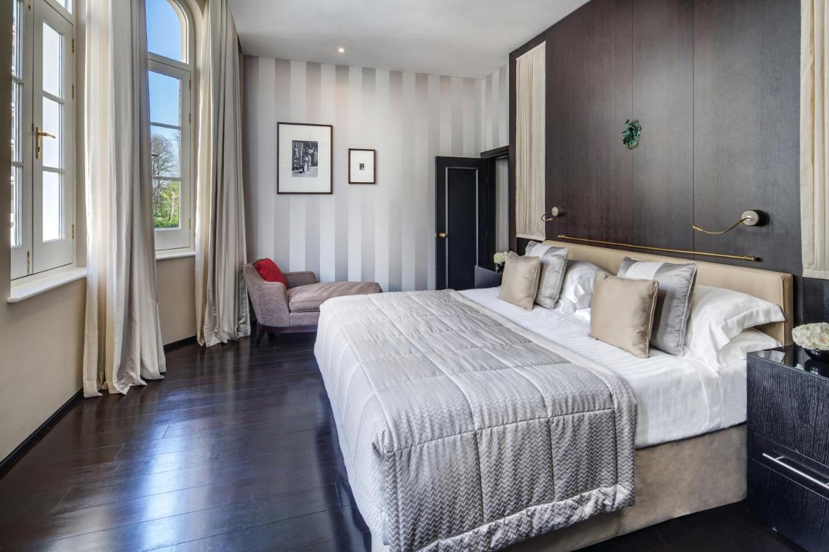 60 Hyde Park Gate Hotel