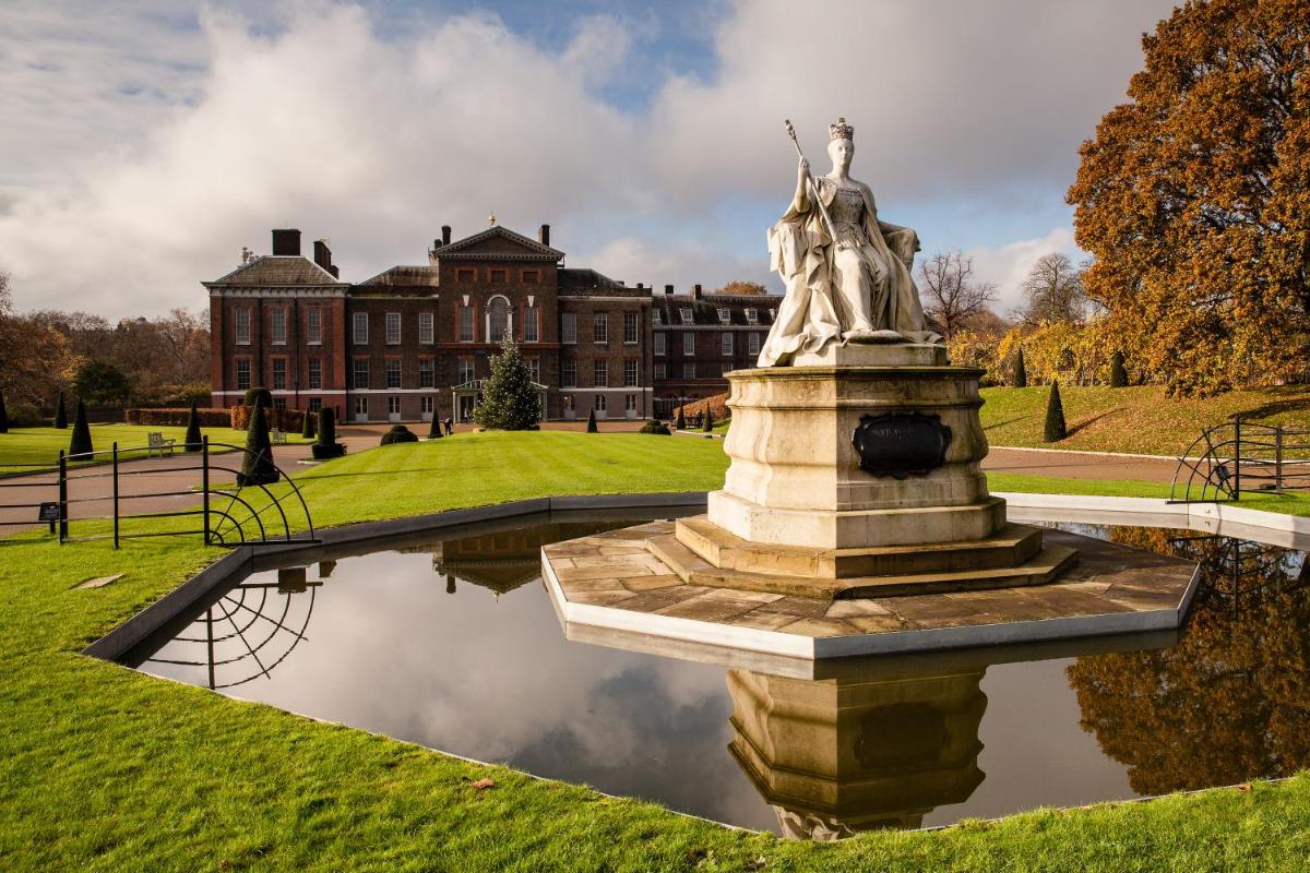 60 Hyde Park Gate Hotel