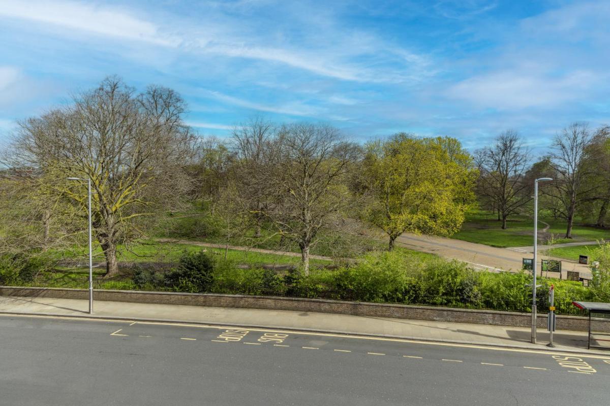 60 Hyde Park Gate Hotel