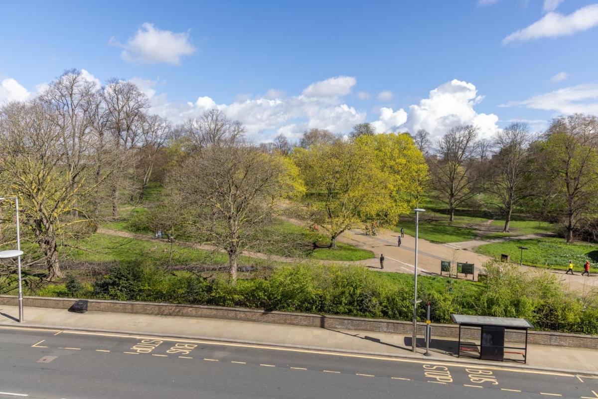 60 Hyde Park Gate Hotel