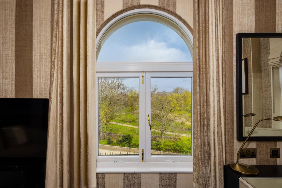 60 Hyde Park Gate Hotel