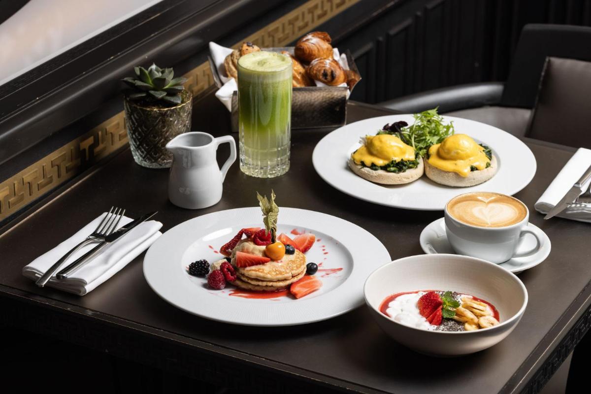 60 Hyde Park Gate Hotel