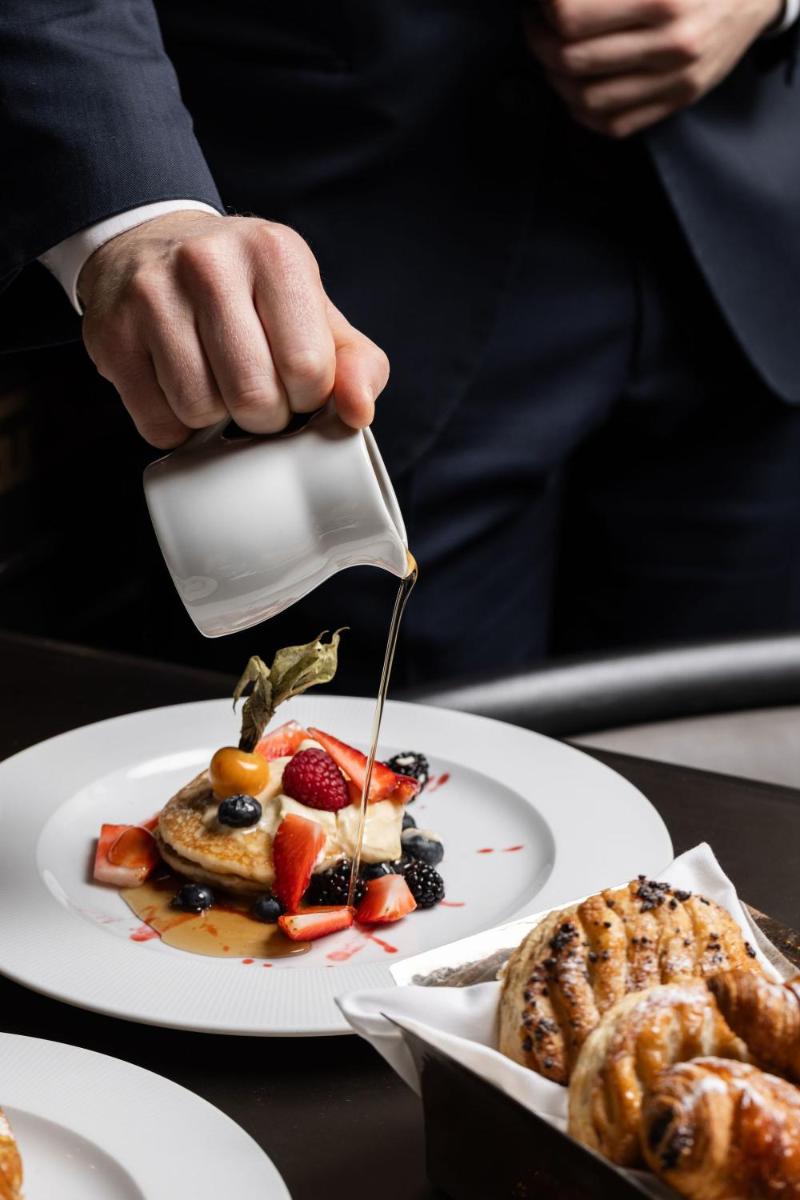 60 Hyde Park Gate Hotel