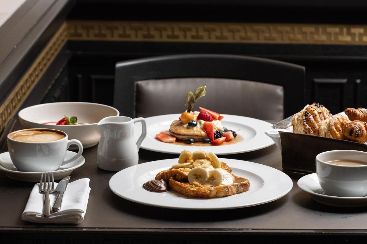 60 Hyde Park Gate Hotel