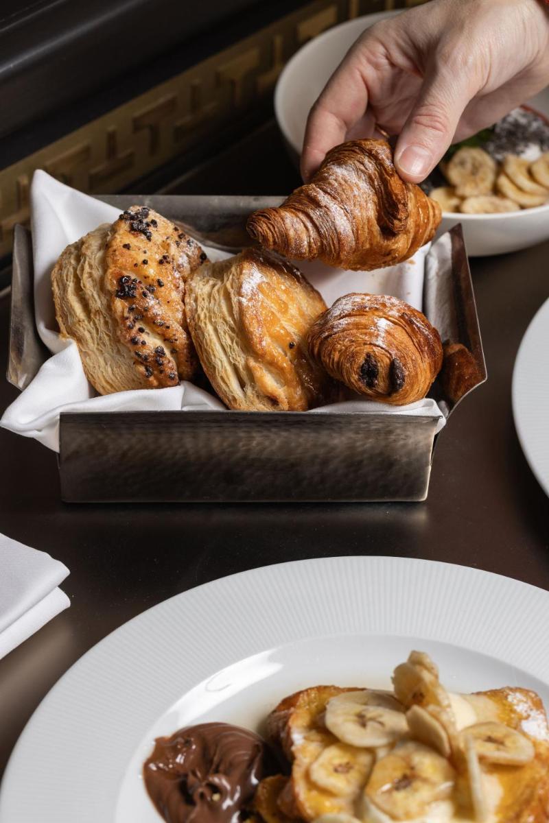 60 Hyde Park Gate Hotel