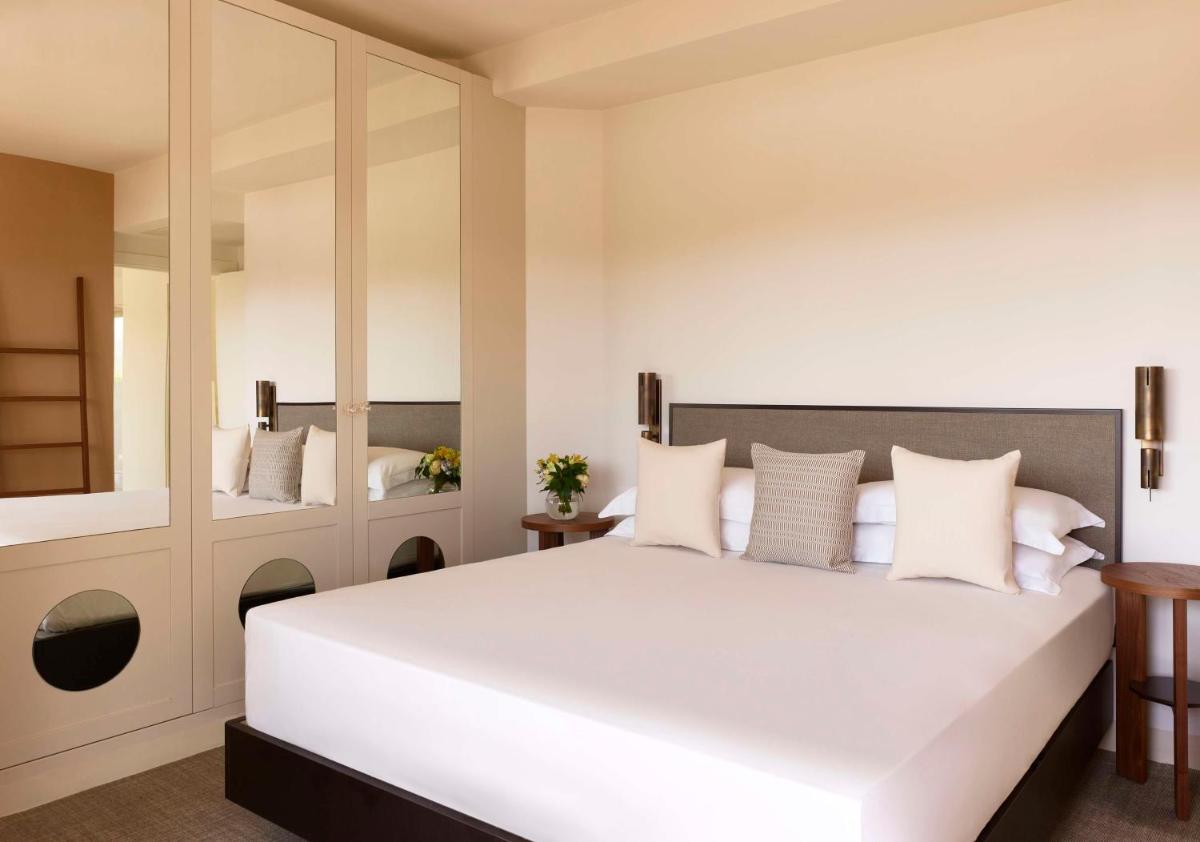 Baia Di Chia Resort Sardinia, Curio Collection By Hilton