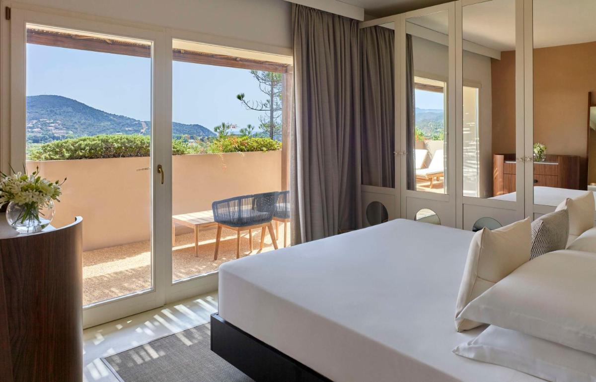 Baia Di Chia Resort Sardinia, Curio Collection By Hilton