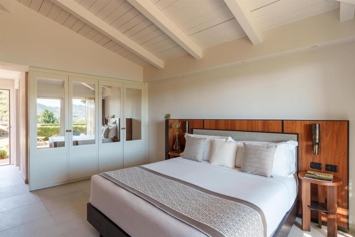Baia Di Chia Resort Sardinia, Curio Collection By Hilton