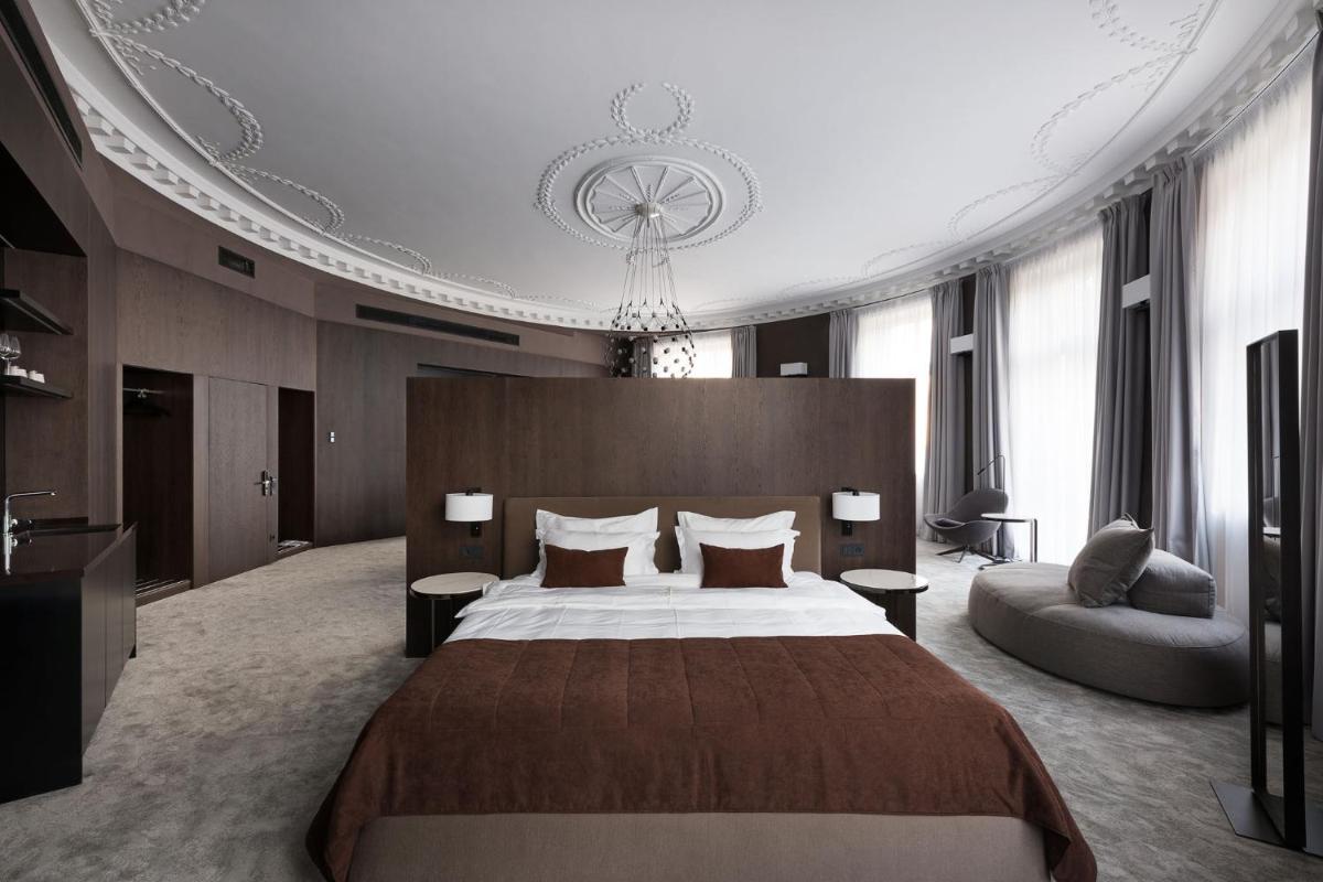 BANKHOTEL